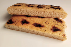 玄米黒胡椒味噌フォカッチャ　ミニパン　砂糖不使用、オリーブオイル使用