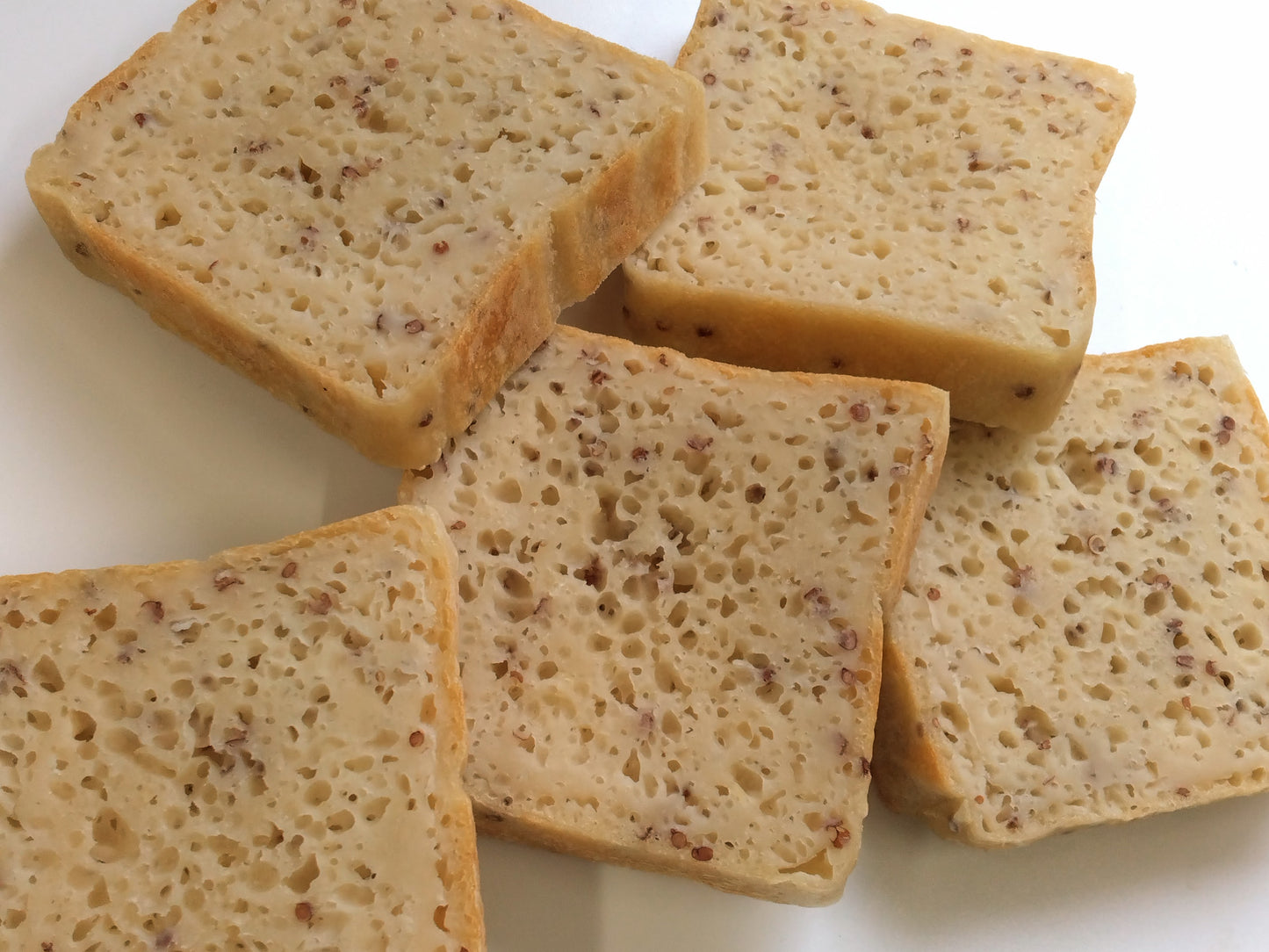 玄米 赤キヌア 角食パン　砂糖・油不使用