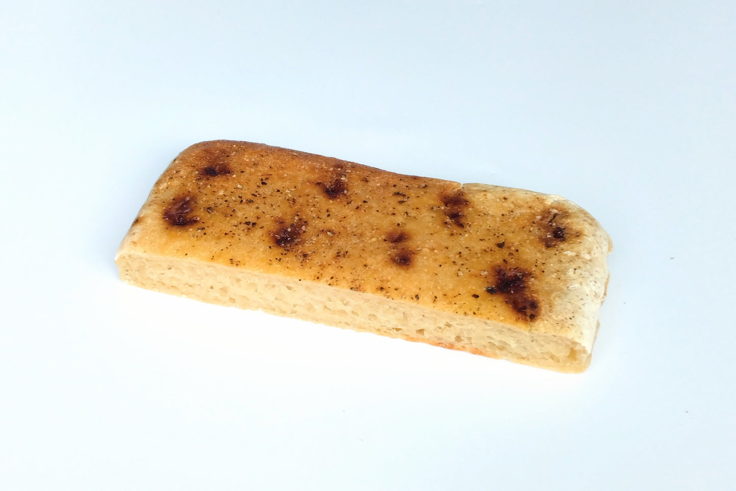 玄米黒胡椒みそフォカッチャ　ミニパン　砂糖不使用、オリーブオイル使用（MOA自然農法玄米）